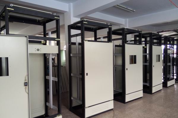 黔西控制柜-3683厂家控制柜检修需要注意的